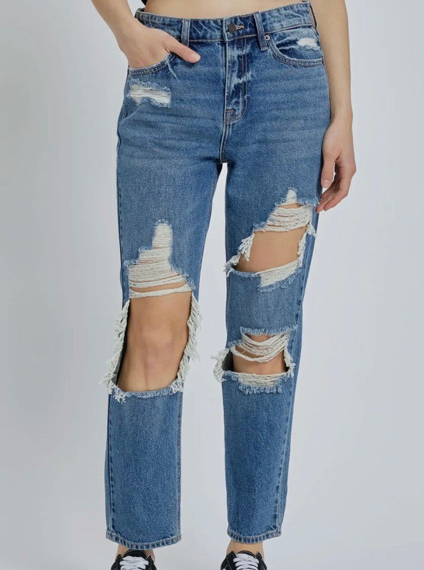 BAILEY HIDDEND DISTRESSED BOYFRIEND JEAN